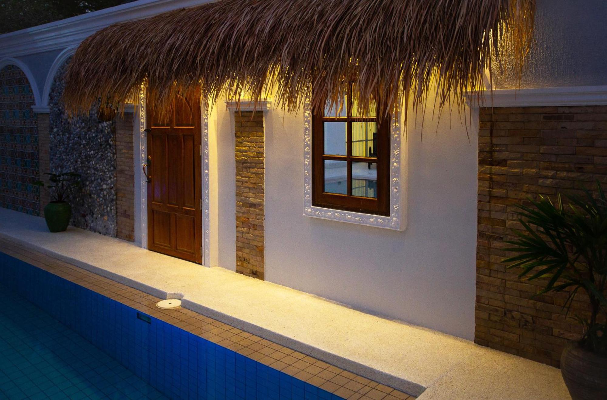 Nagawari Art Maldives Pattaya Villa Na Chom Thian Exteriör bild