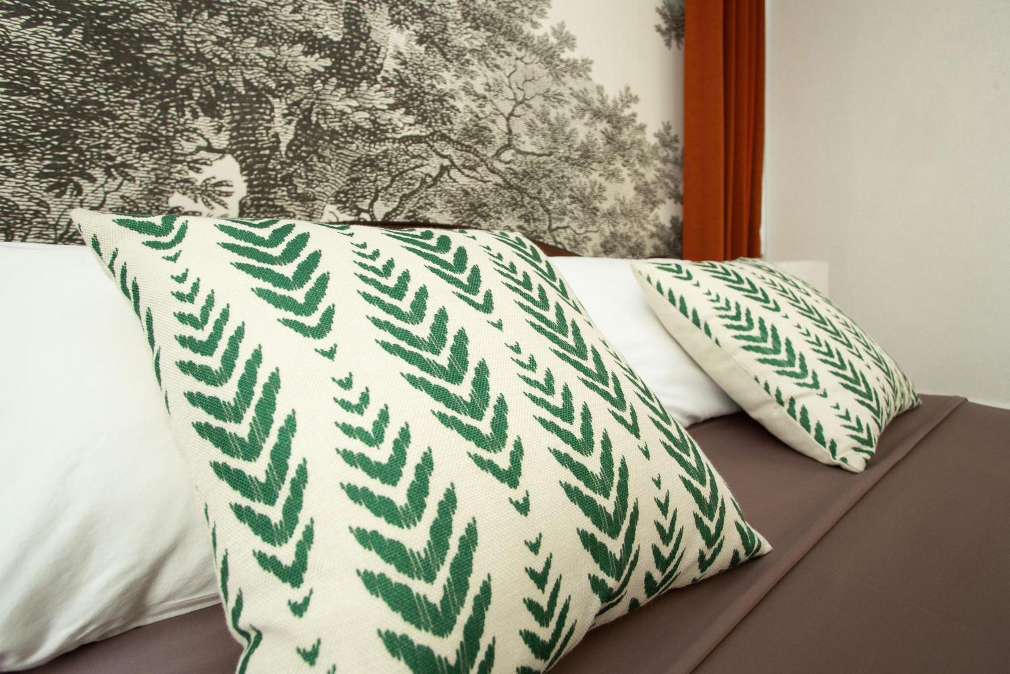 Nagawari Art Maldives Pattaya Villa Na Chom Thian Exteriör bild