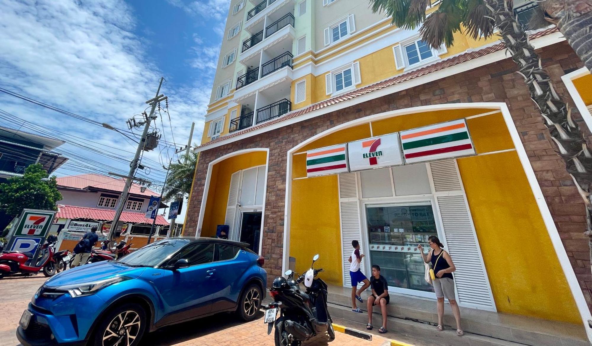 Nagawari Art Maldives Pattaya Villa Na Chom Thian Exteriör bild